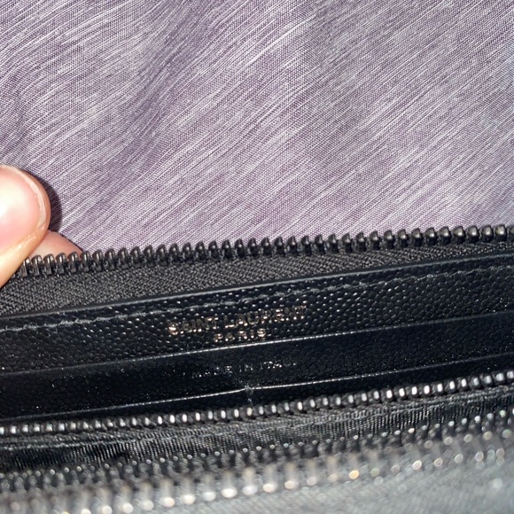 YSL SAINT LAURENT monogram zip around wallet. - Picture 4 of 9